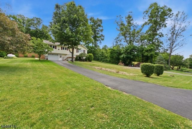83 Layton Rd, Wantage Twp., NJ 07461