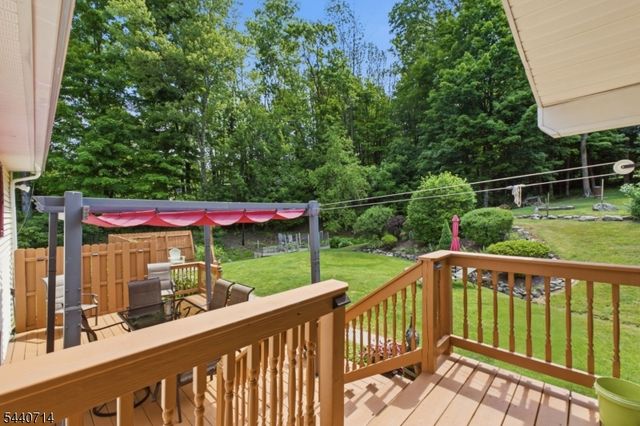 83 Layton Rd, Wantage Twp., NJ 07461