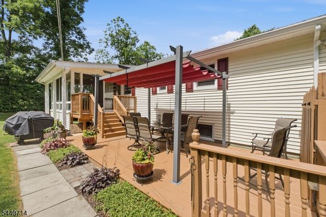 83 Layton Rd, Wantage Twp., NJ 07461