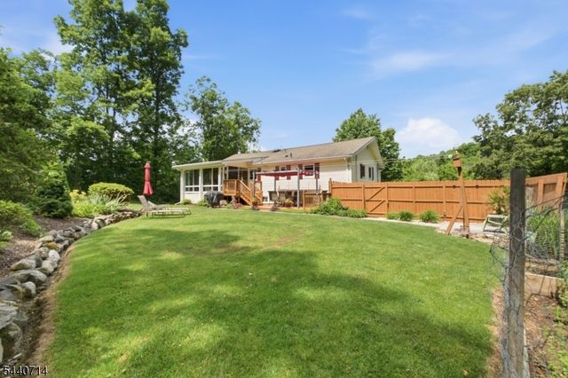 83 Layton Rd, Wantage Twp., NJ 07461