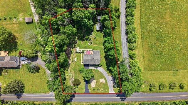 83 Layton Rd, Wantage Twp., NJ 07461