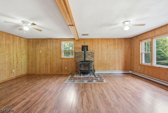 83 Layton Rd, Wantage Twp., NJ 07461