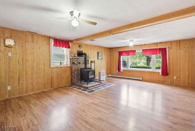 83 Layton Rd, Wantage Twp., NJ 07461
