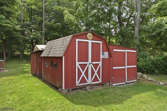 83 Layton Rd, Wantage Twp., NJ 07461