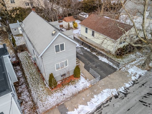 73 Waterhill St, Lynn, MA 01905