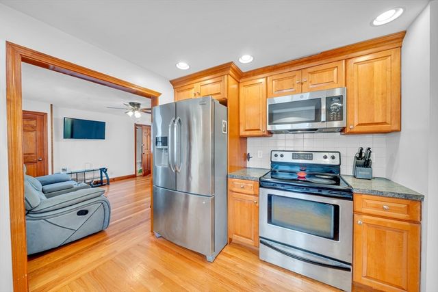 73 Waterhill St, Lynn, MA 01905