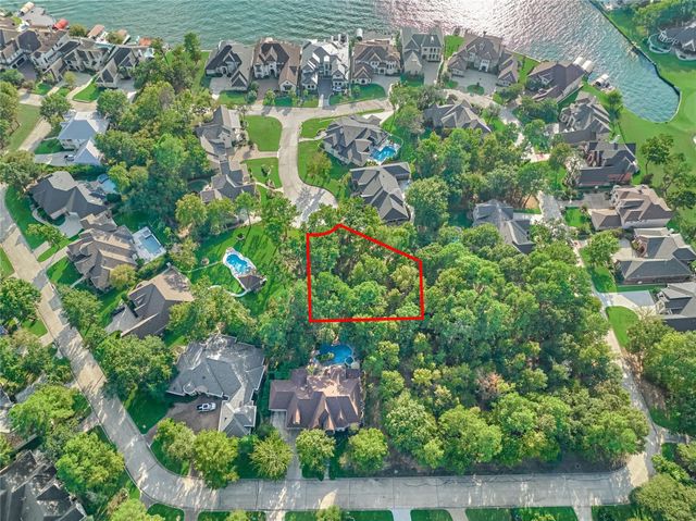 11 Westlyn Court, Montgomery, TX 77356