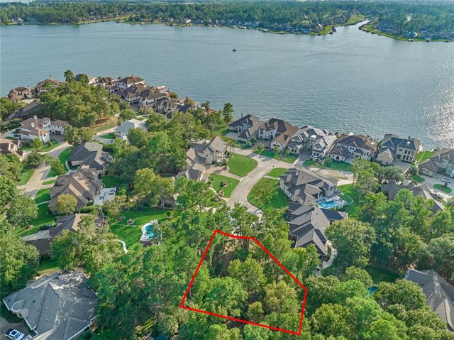 11 Westlyn Court, Montgomery, TX 77356