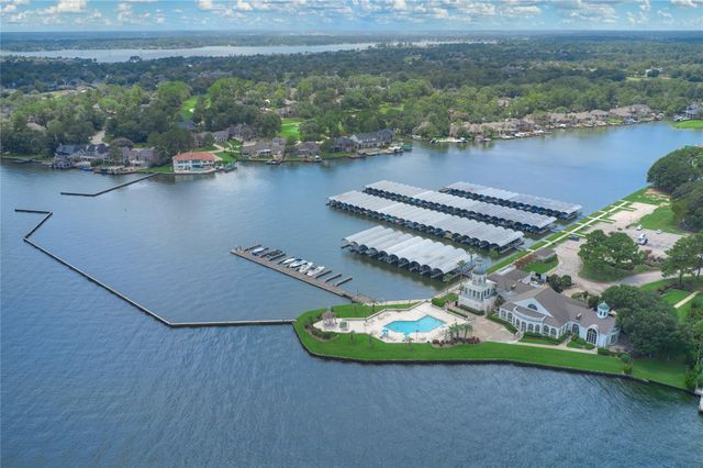 11 Westlyn Court, Montgomery, TX 77356