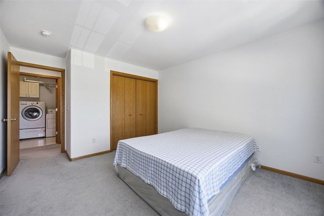 1422 Crossings Court NE, Cedar Rapids, IA 52402