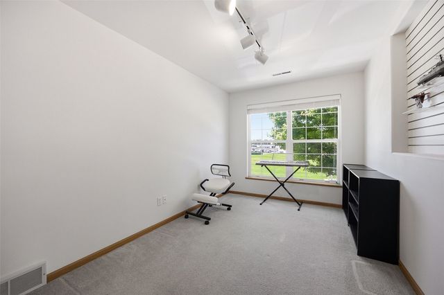 1422 Crossings Court NE, Cedar Rapids, IA 52402