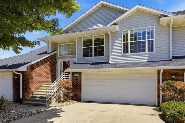 1422 Crossings Court NE, Cedar Rapids, IA 52402