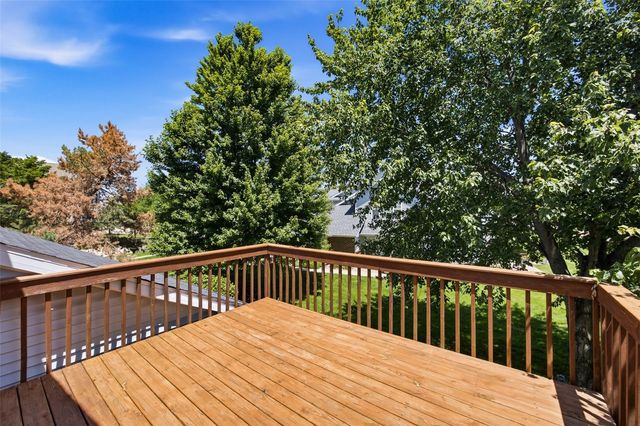 1422 Crossings Court NE, Cedar Rapids, IA 52402