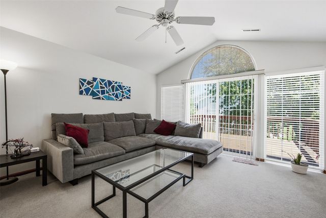 1422 Crossings Court NE, Cedar Rapids, IA 52402