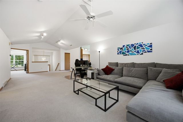 1422 Crossings Court NE, Cedar Rapids, IA 52402