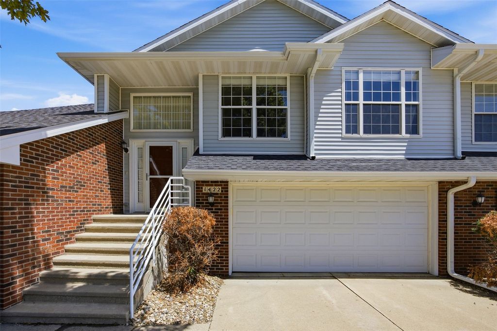 1422 Crossings Court NE, Cedar Rapids, IA 52402