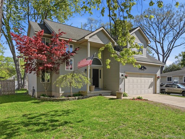 7226 Garvin, Waterford Charter Township, MI 48329