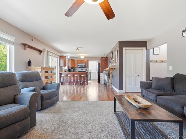 7226 Garvin, Waterford Charter Township, MI 48329