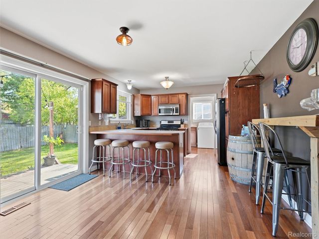 7226 Garvin, Waterford Charter Township, MI 48329
