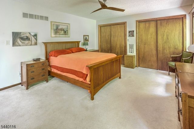 5 Thads Hill Rd, Bethlehem Twp., NJ 08827
