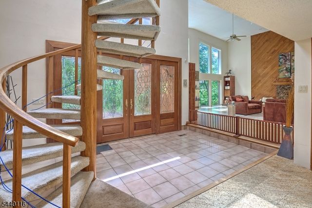 5 Thads Hill Rd, Bethlehem Twp., NJ 08827