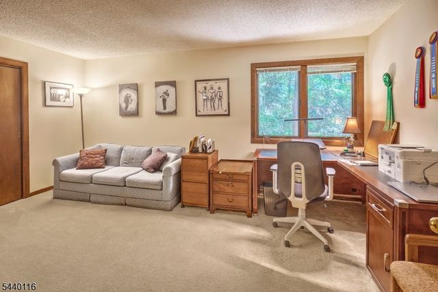 5 Thads Hill Rd, Bethlehem Twp., NJ 08827