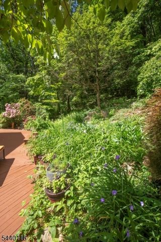 5 Thads Hill Rd, Bethlehem Twp., NJ 08827