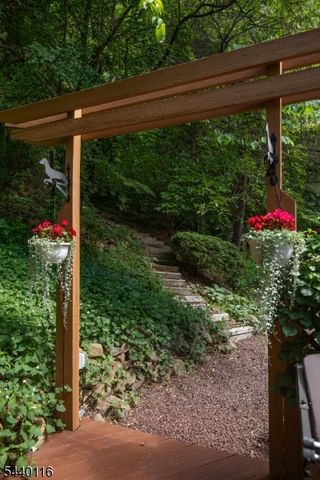 5 Thads Hill Rd, Bethlehem Twp., NJ 08827