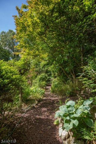 5 Thads Hill Rd, Bethlehem Twp., NJ 08827
