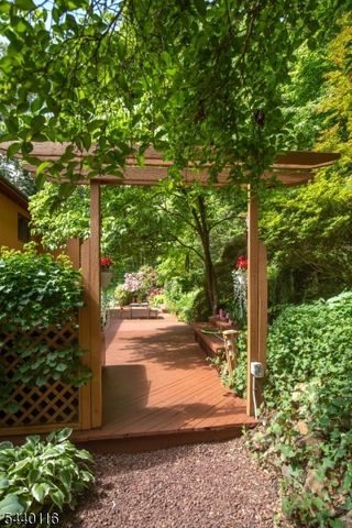 5 Thads Hill Rd, Bethlehem Twp., NJ 08827