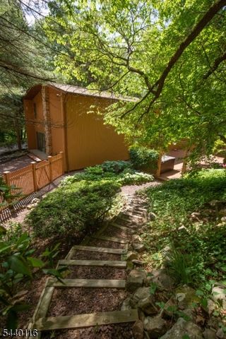 5 Thads Hill Rd, Bethlehem Twp., NJ 08827