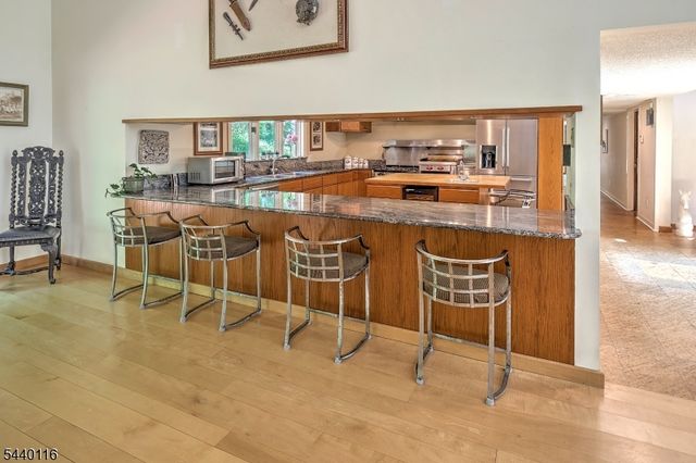 5 Thads Hill Rd, Bethlehem Twp., NJ 08827
