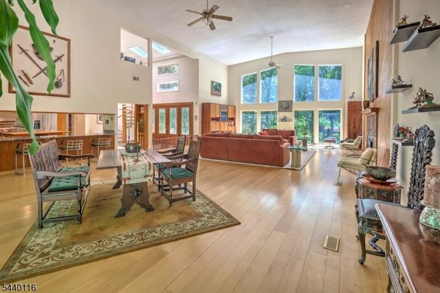 5 Thads Hill Rd, Bethlehem Twp., NJ 08827