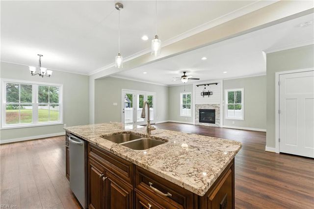 1002 Waterview Rd, Yorktown, VA 23692