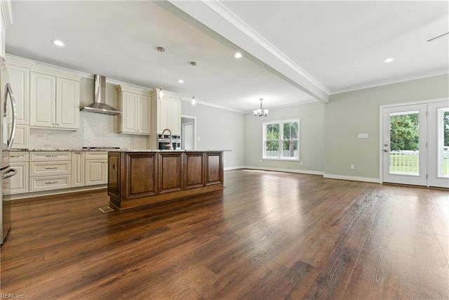 1002 Waterview Rd, Yorktown, VA 23692
