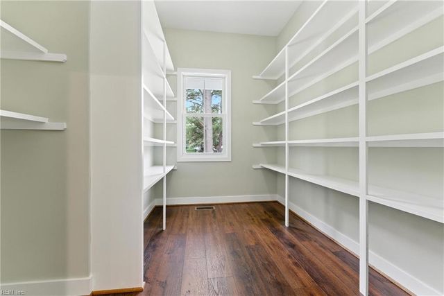 1002 Waterview Rd, Yorktown, VA 23692