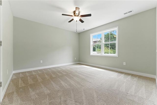 1002 Waterview Rd, Yorktown, VA 23692