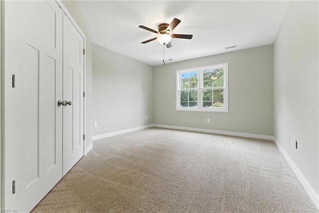 1002 Waterview Rd, Yorktown, VA 23692