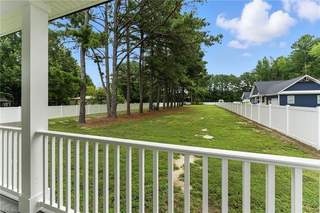 1002 Waterview Rd, Yorktown, VA 23692