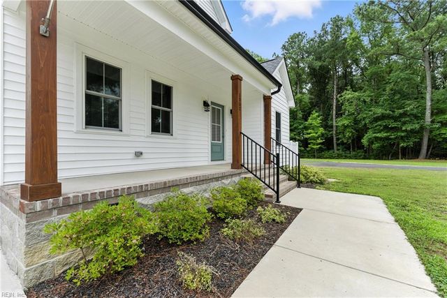 1002 Waterview Rd, Yorktown, VA 23692