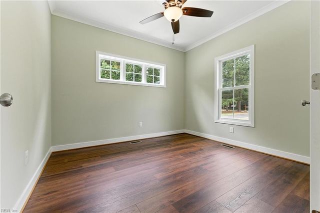 1002 Waterview Rd, Yorktown, VA 23692