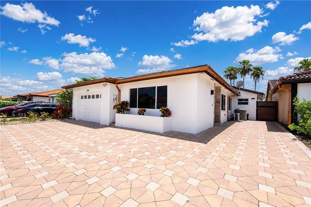 1204 SW 136th Pl, Miami, FL 33184