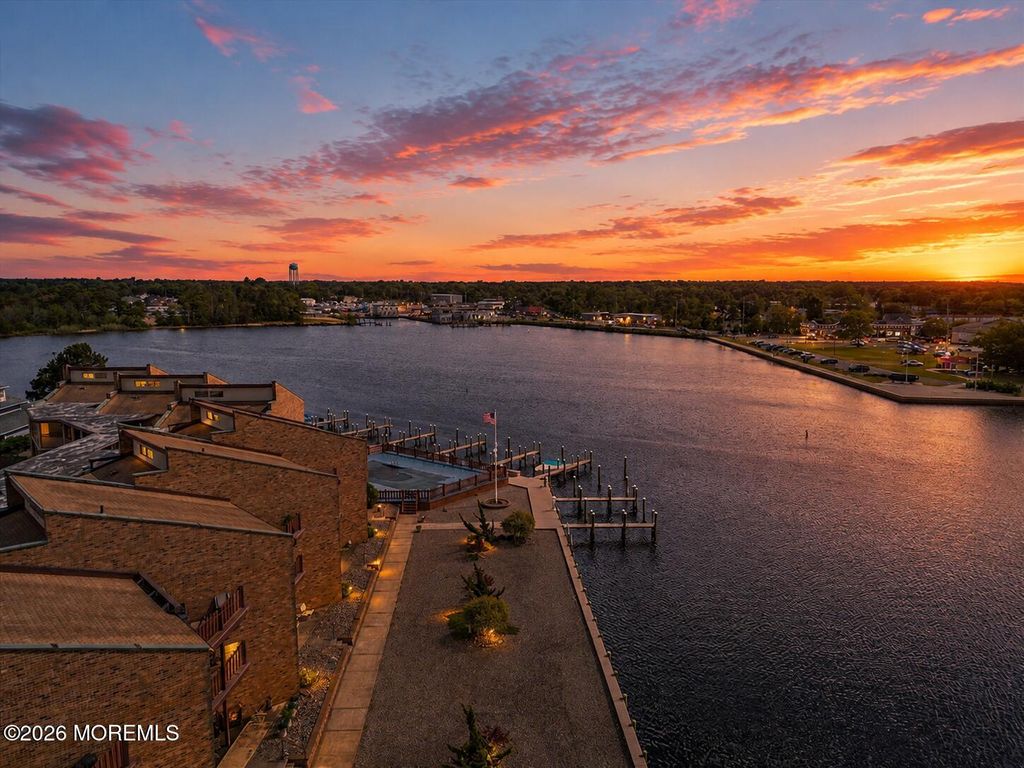 77 E Water Street 16, Toms River, NJ 08753