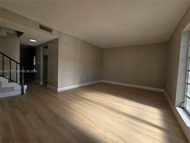 17120 SW 94th Avenue 404, Palmetto Bay, FL 33157