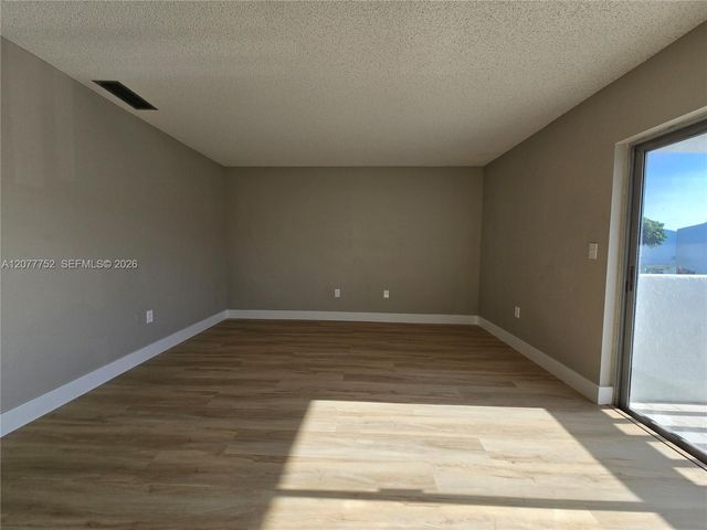 17120 SW 94th Avenue 404, Palmetto Bay, FL 33157