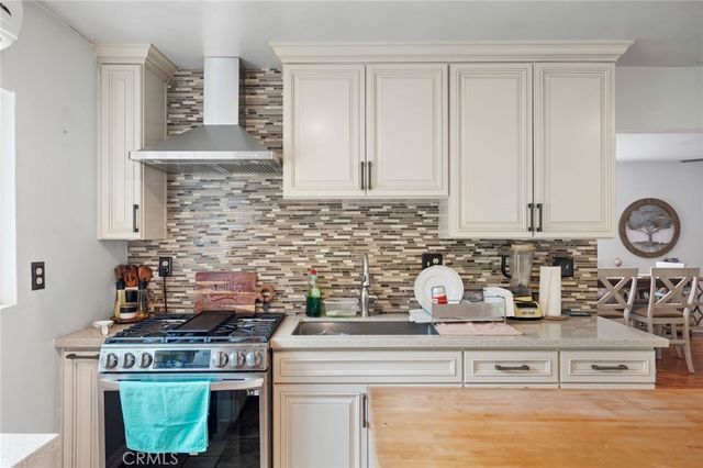 15627 Vintage, North Hills, CA 91343