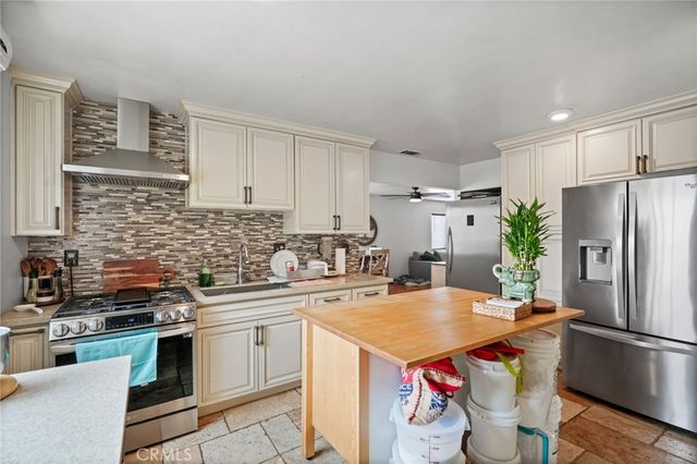15627 Vintage, North Hills, CA 91343