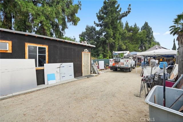 15627 Vintage, North Hills, CA 91343