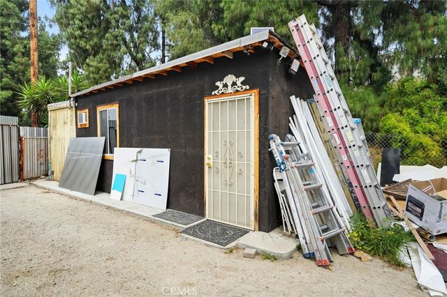 15627 Vintage, North Hills, CA 91343