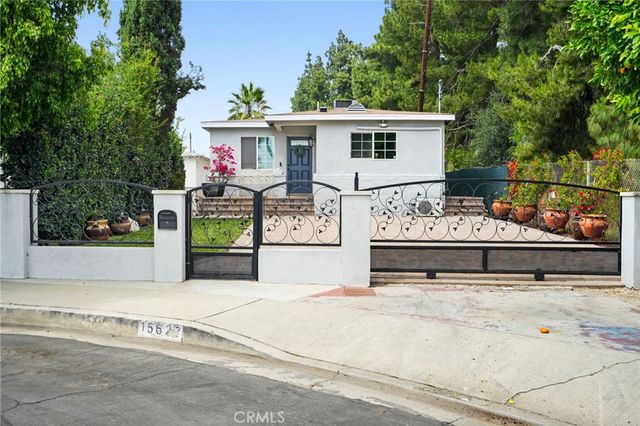 15627 Vintage, North Hills, CA 91343